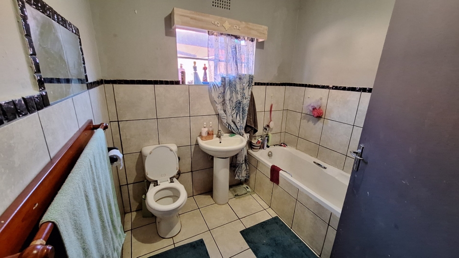 3 Bedroom Property for Sale in Potchefstroom South North West
